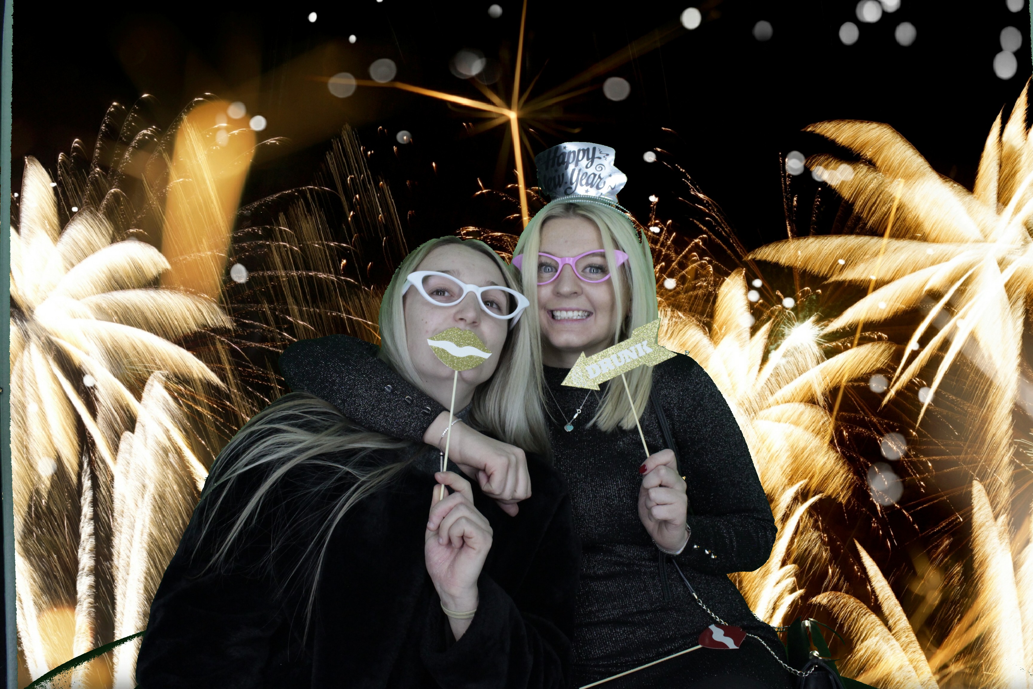 The Sussex Exchange New Years Eve | View more photos from the event at gallery.myphotoboothexperience.co.uk/u/MyPhotoBoothExperienceLtd/The-Sussex-Exchange-New-Years-Eve
